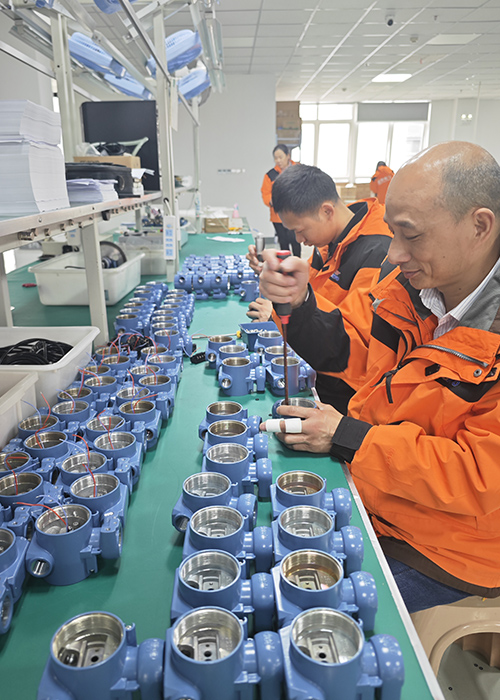 工业型压力变送器-生产一角